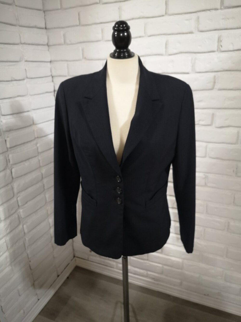 Appel & Brooks Ladies Size 8 Navy with Very Light Pinstripe Lined Blazer